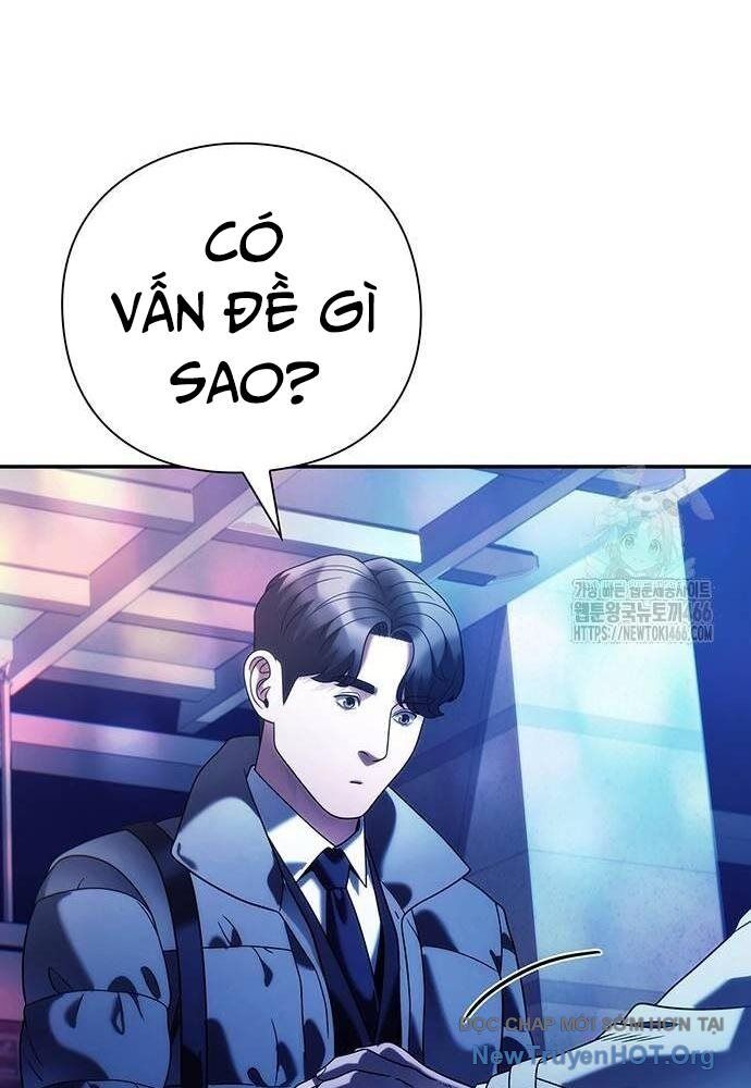 Nhân Viên Văn Phòng Nhìn Thấy Vận Mệnh