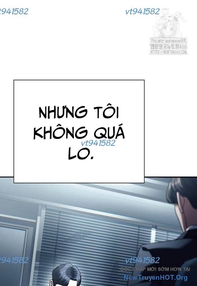 Nhân Viên Văn Phòng Nhìn Thấy Vận Mệnh