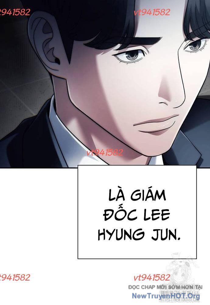 Nhân Viên Văn Phòng Nhìn Thấy Vận Mệnh