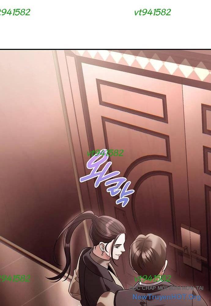 Nhân Viên Văn Phòng Nhìn Thấy Vận Mệnh