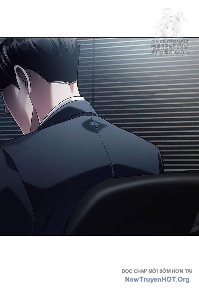 Nhân Viên Văn Phòng Nhìn Thấy Vận Mệnh