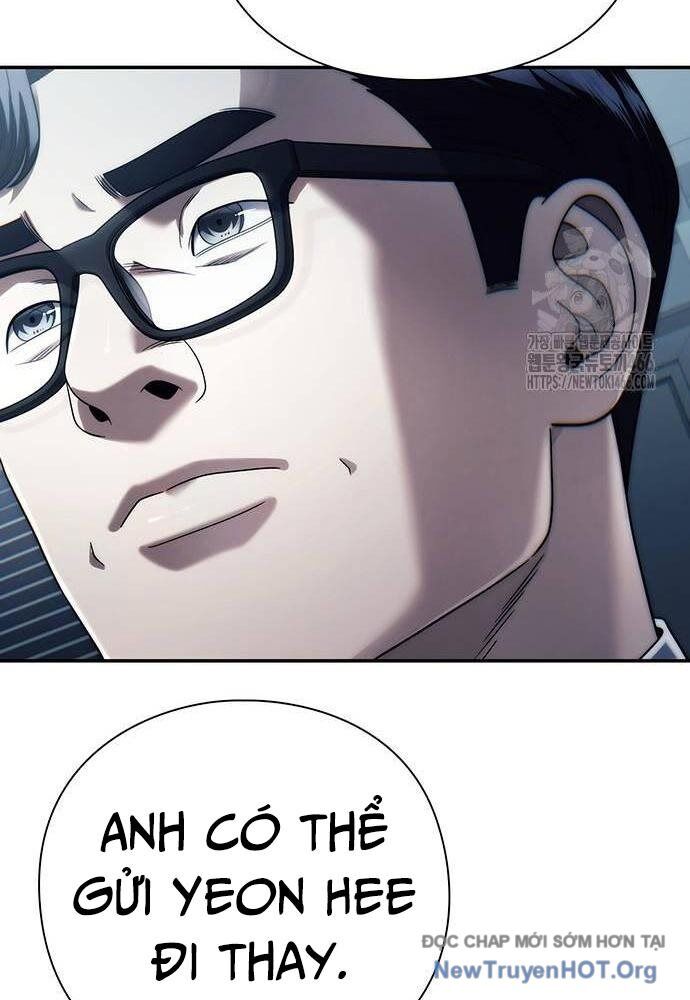 Nhân Viên Văn Phòng Nhìn Thấy Vận Mệnh