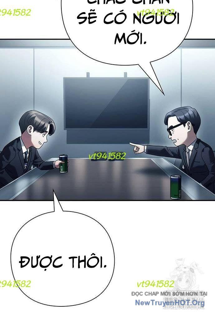 Nhân Viên Văn Phòng Nhìn Thấy Vận Mệnh