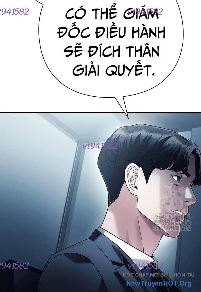 Nhân Viên Văn Phòng Nhìn Thấy Vận Mệnh