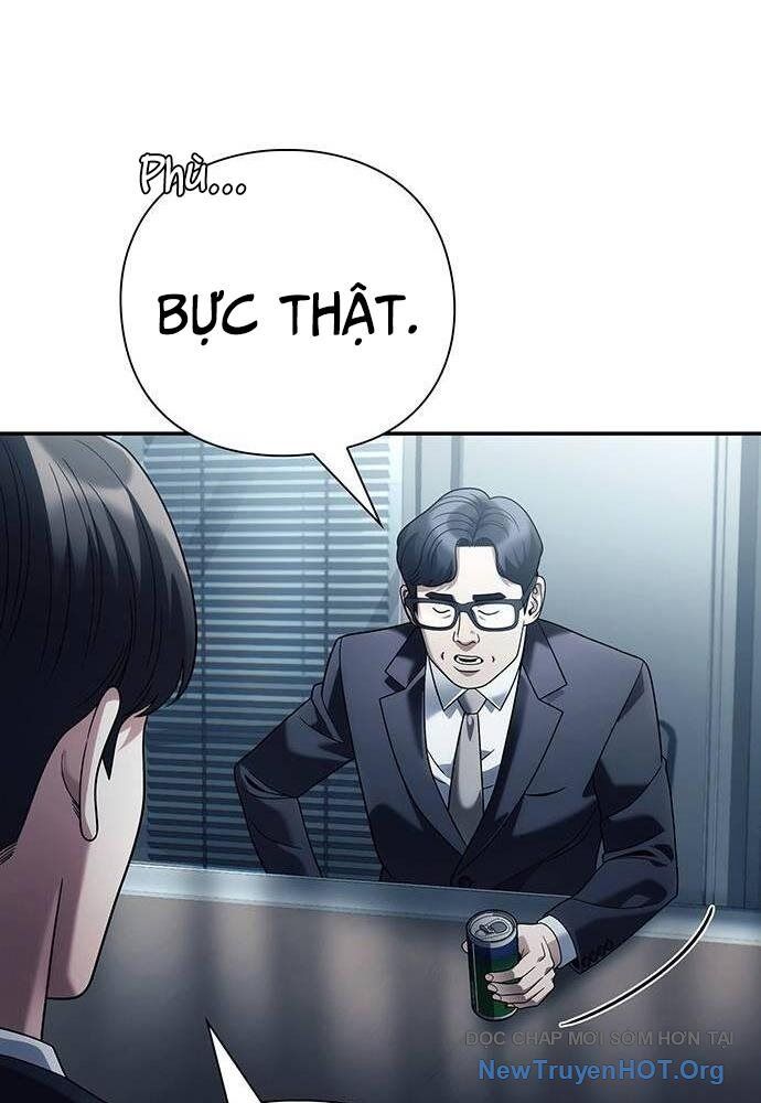 Nhân Viên Văn Phòng Nhìn Thấy Vận Mệnh