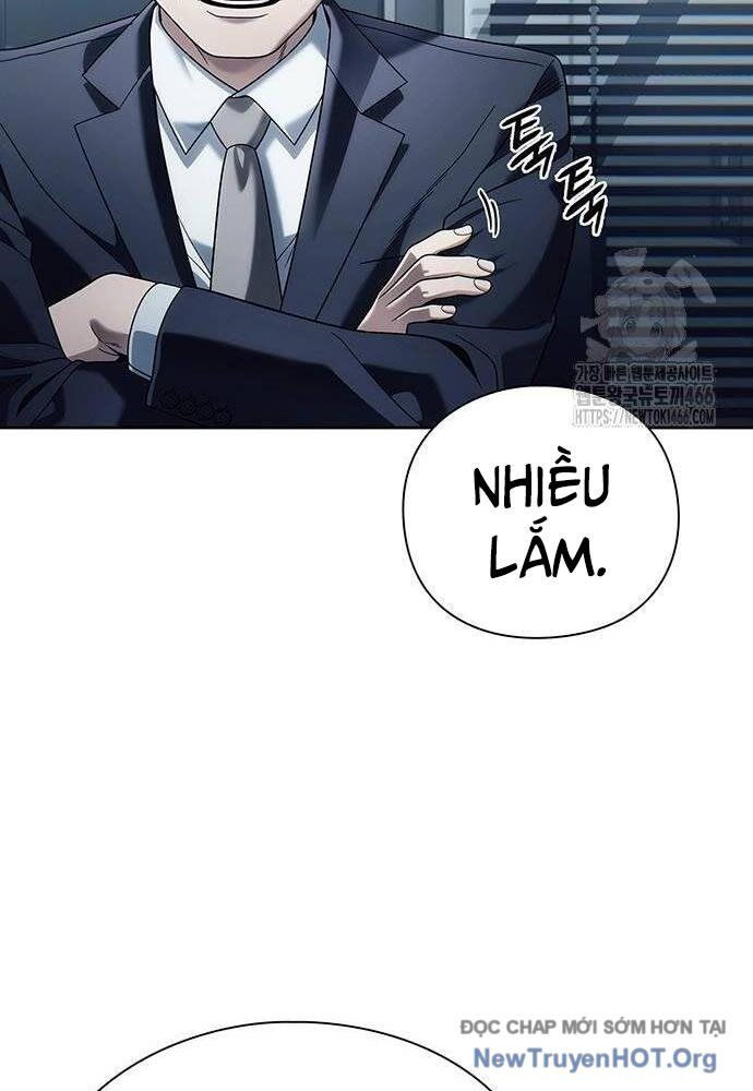 Nhân Viên Văn Phòng Nhìn Thấy Vận Mệnh