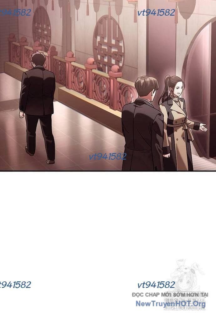 Nhân Viên Văn Phòng Nhìn Thấy Vận Mệnh