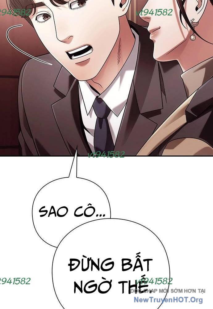 Nhân Viên Văn Phòng Nhìn Thấy Vận Mệnh