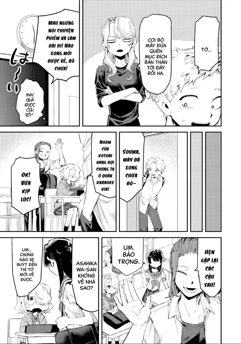 Cô Bạn Wakao-San Bàn Bên Có Vẻ Nhìn Thấy Gương Mặt Của Tôi Nhưng Tôi Thì Không - Chương 18 - Trang 10